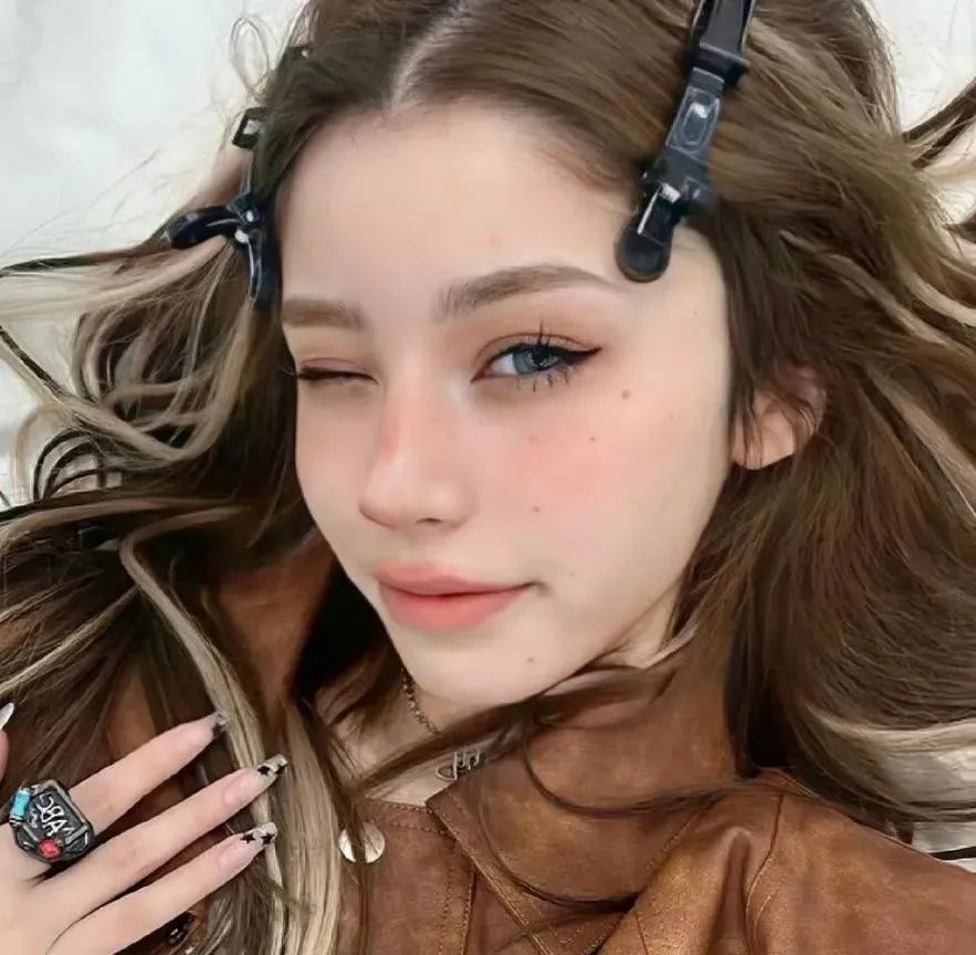 空白转机海报